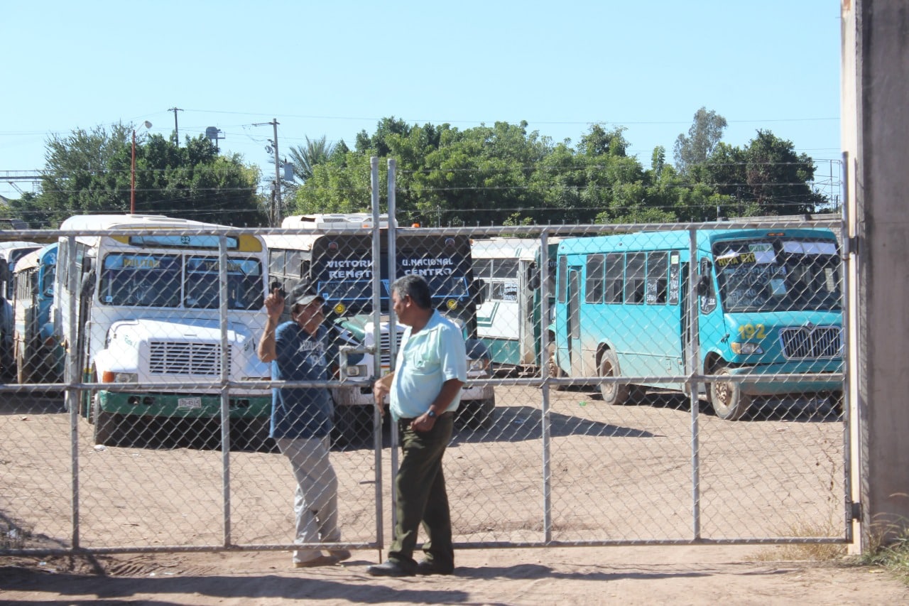 Los Estudiantes Peligran Por Falta De Transporte Tienen Que Caminar