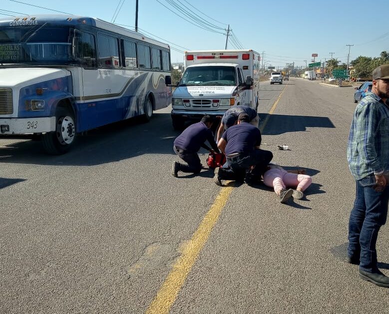 Son madre e hijo Mujer y niño de 5 años son embestidos en Villa Unión