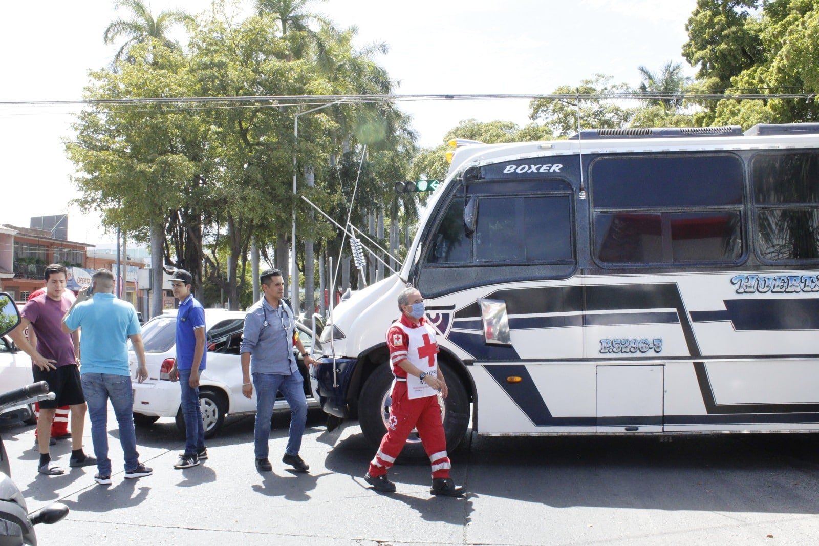 Cami N Choca Contra Auto En La Colonia Centro De Culiac N Una Adulta