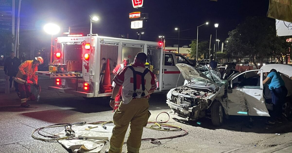 Aparatoso Accidente Fuerte Choque Deja Una Mujer Lesionada En El