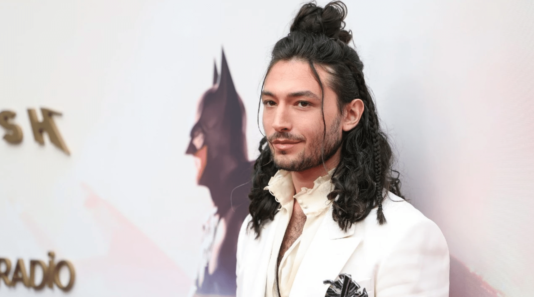 Tras Sus Pol Micas Ezra Miller Por Fin Habla Sobre Su Estado Actual En