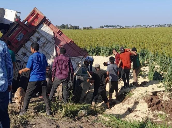 No alcanzó a llegar Vuelca en Guasave segundo torton cargado con