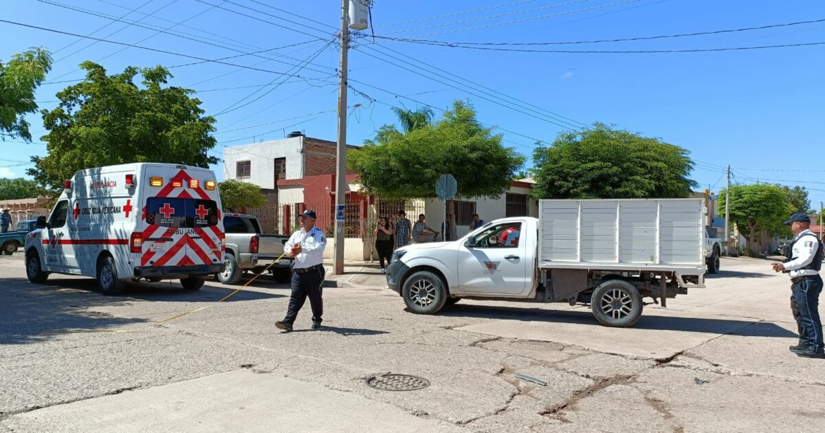 Fuerte choque en un crucero de Guamúchil este sábado deja como saldo a