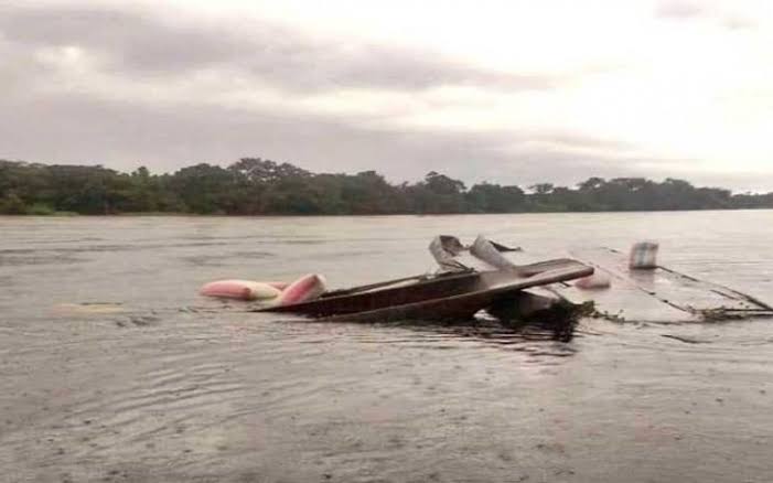 Naufragio En El Congo Deja A Personas Sin Vida Hay Varios