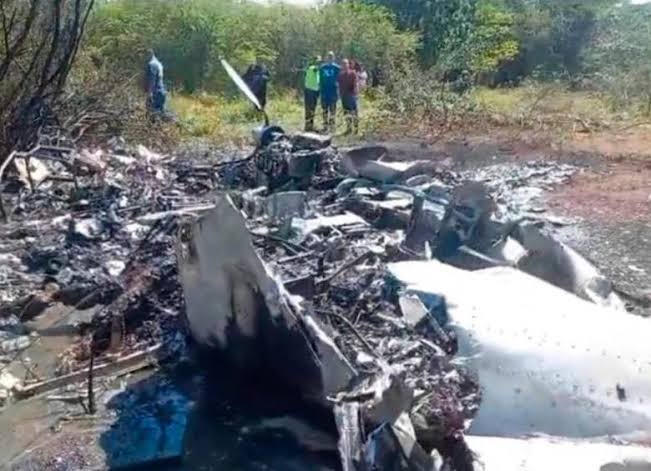 Se estrella avioneta en Colombia un muerto y cinco lesionados Línea