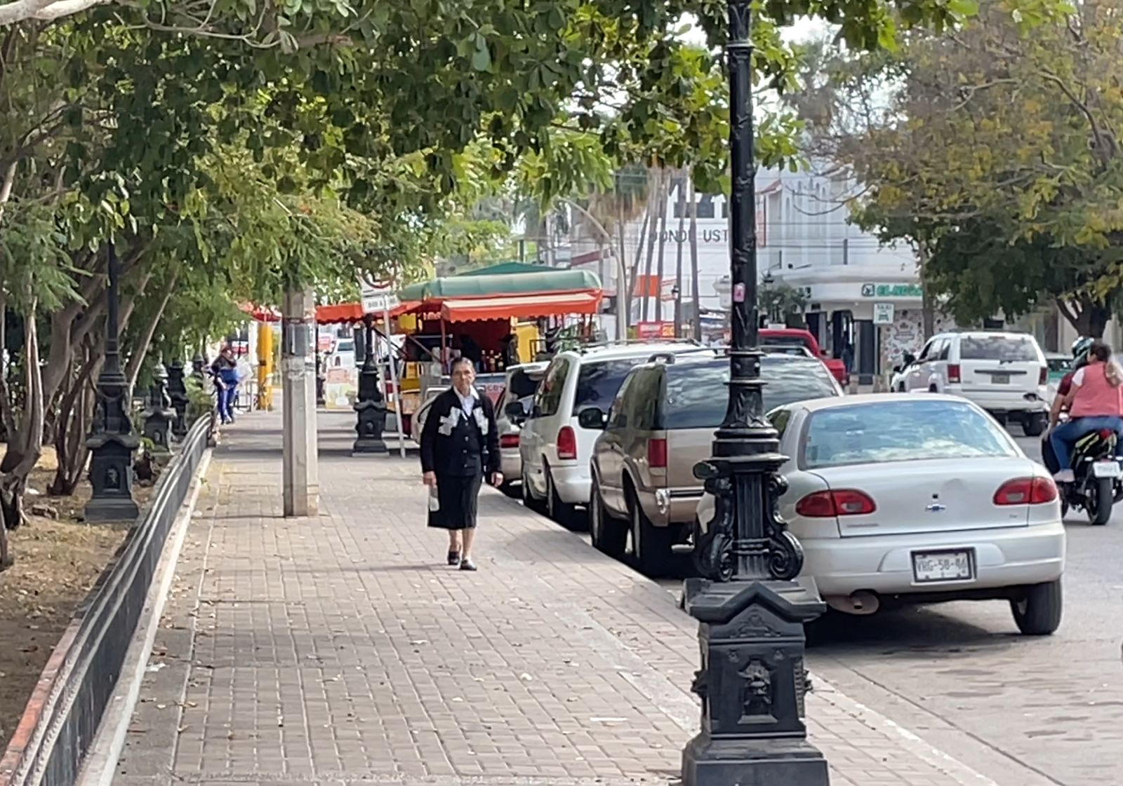 As Sienten La Cuesta De Enero Los Vendedores De La Plazuela De