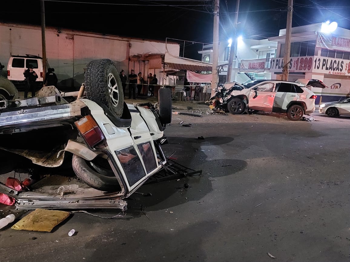 Choque entre dos vehículos deja una persona lesionada en Culiacán