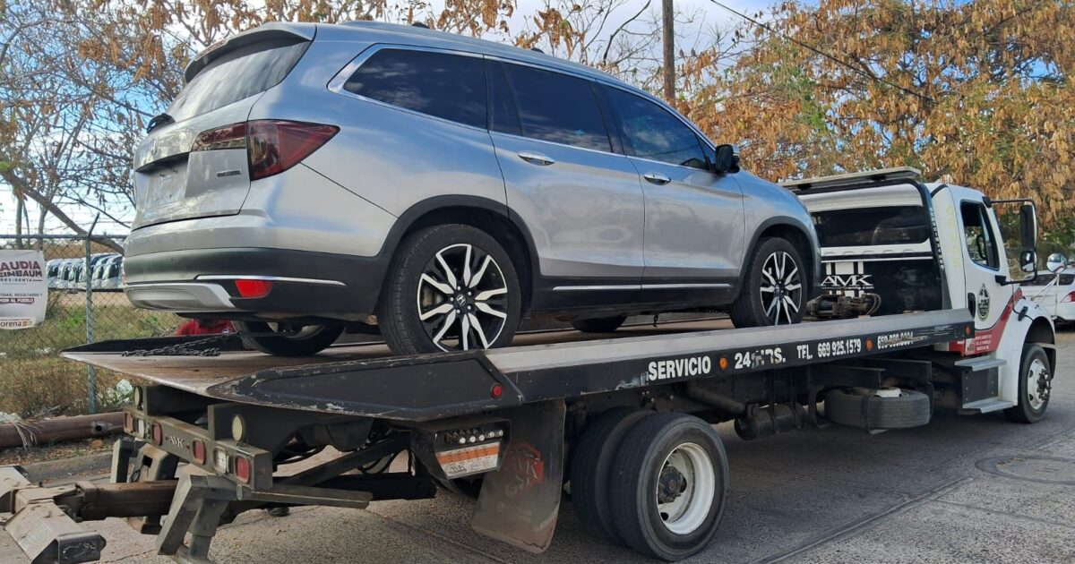 Polic A De Investigaci N Recupera En Mazatl N Una Camioneta Con Reporte