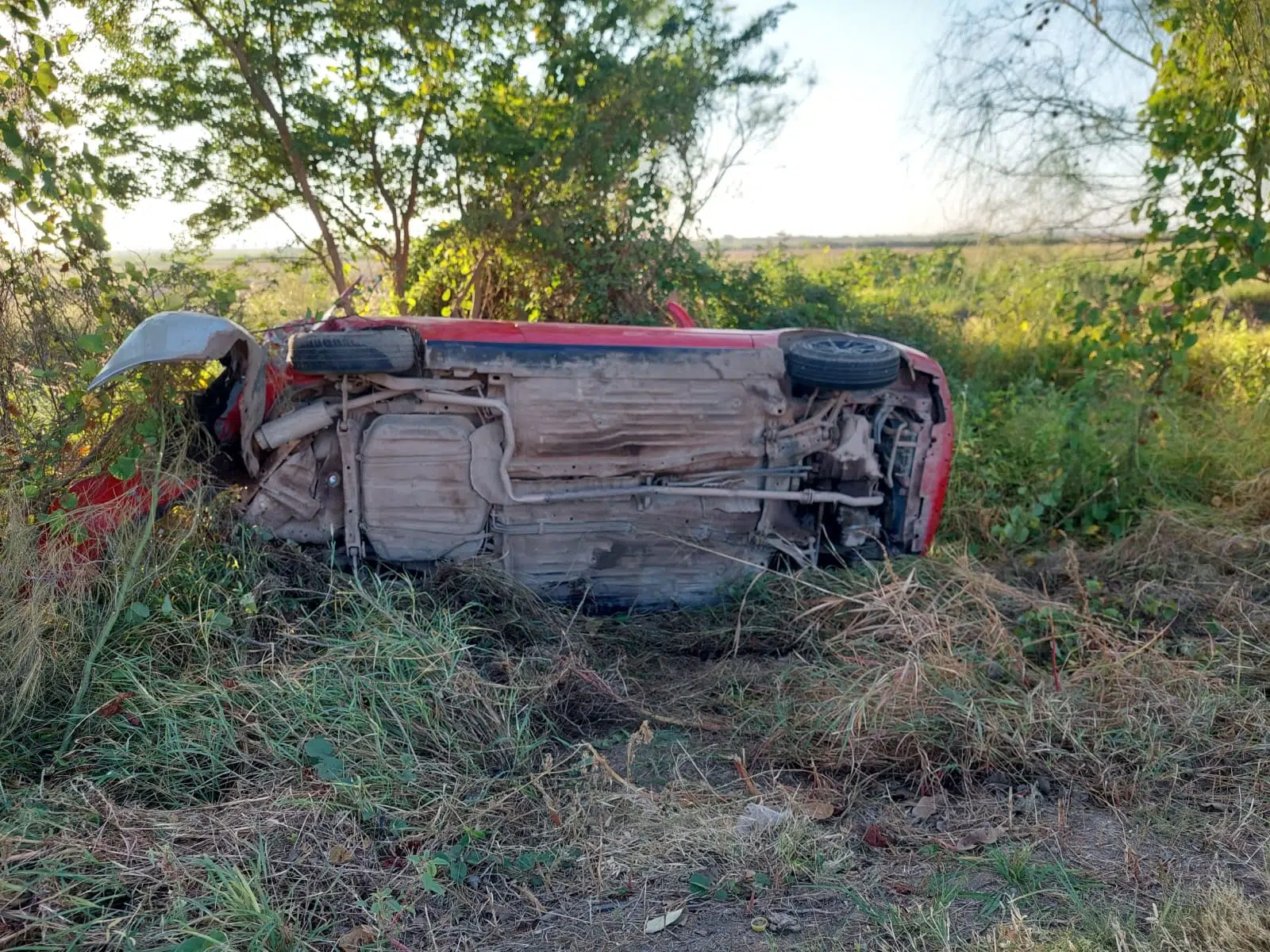 ¡Celene Araceli y María Fernanda la libran! Chocan sus autos en la carretera a Las Glorias