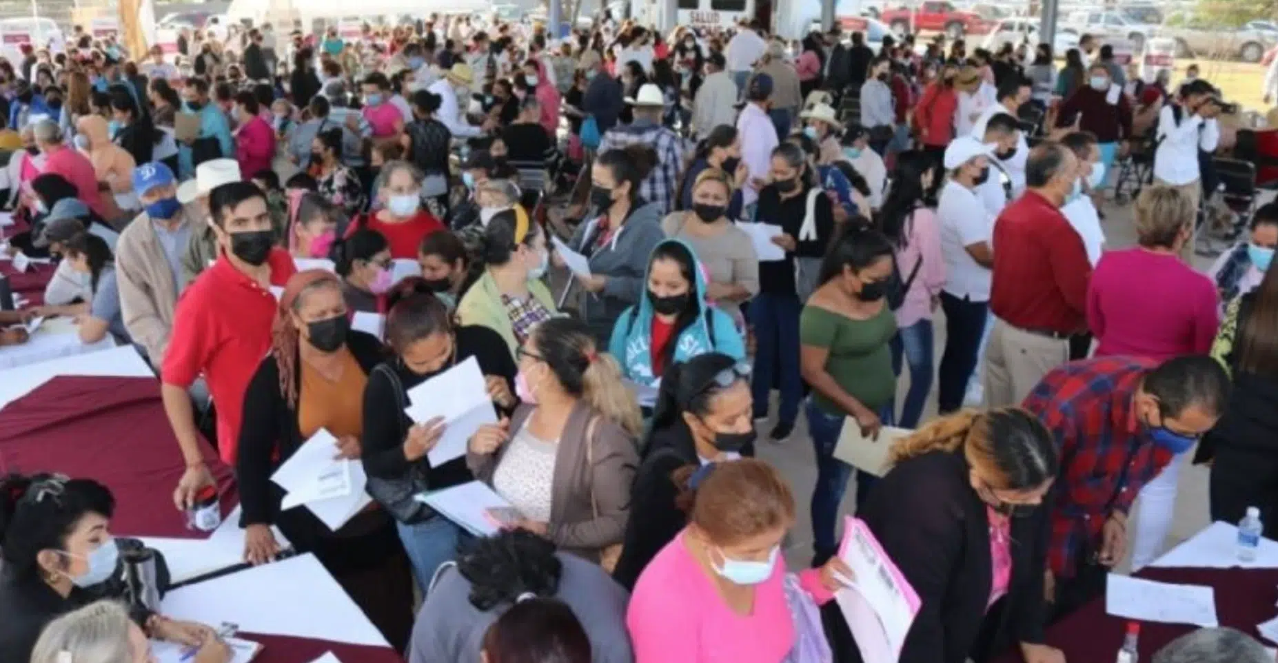 “Seguimos llevando beneficios”: Temprano llegan vecinos de la Tabachines 2 por servicios del Bienestar