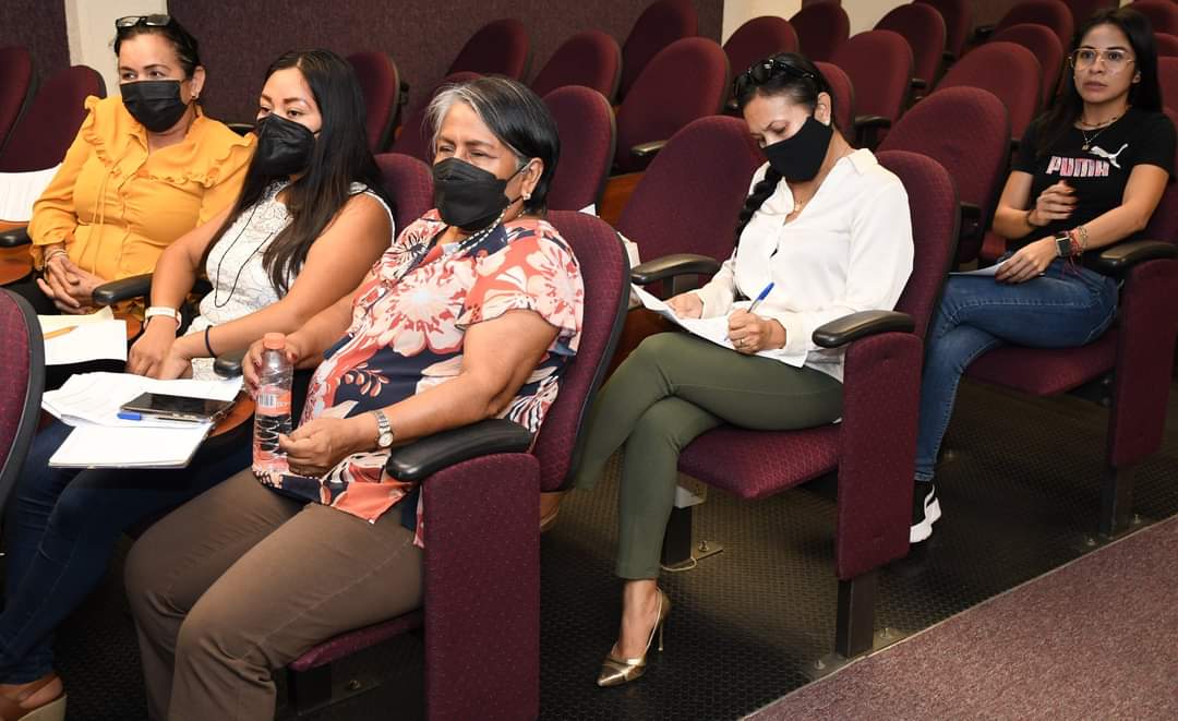 Capacitan a docentes sobre la prevención de adicciones en la UAS