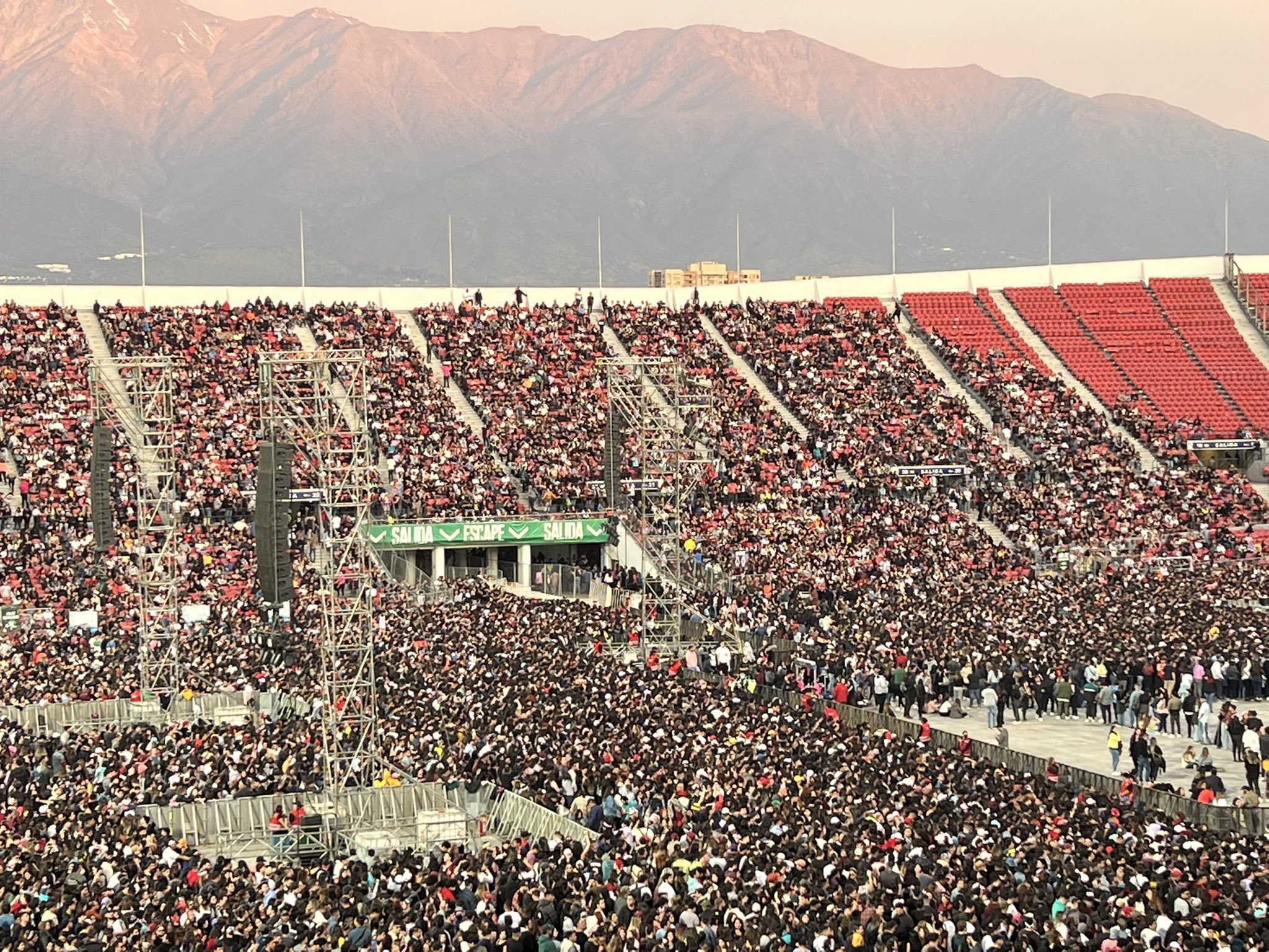Concierto de Daddy Yankee provoca disturbios y una estampida