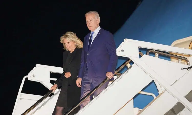Joe Biden y su esposa llegan a Londres para el funeral de la Reina Isabel II