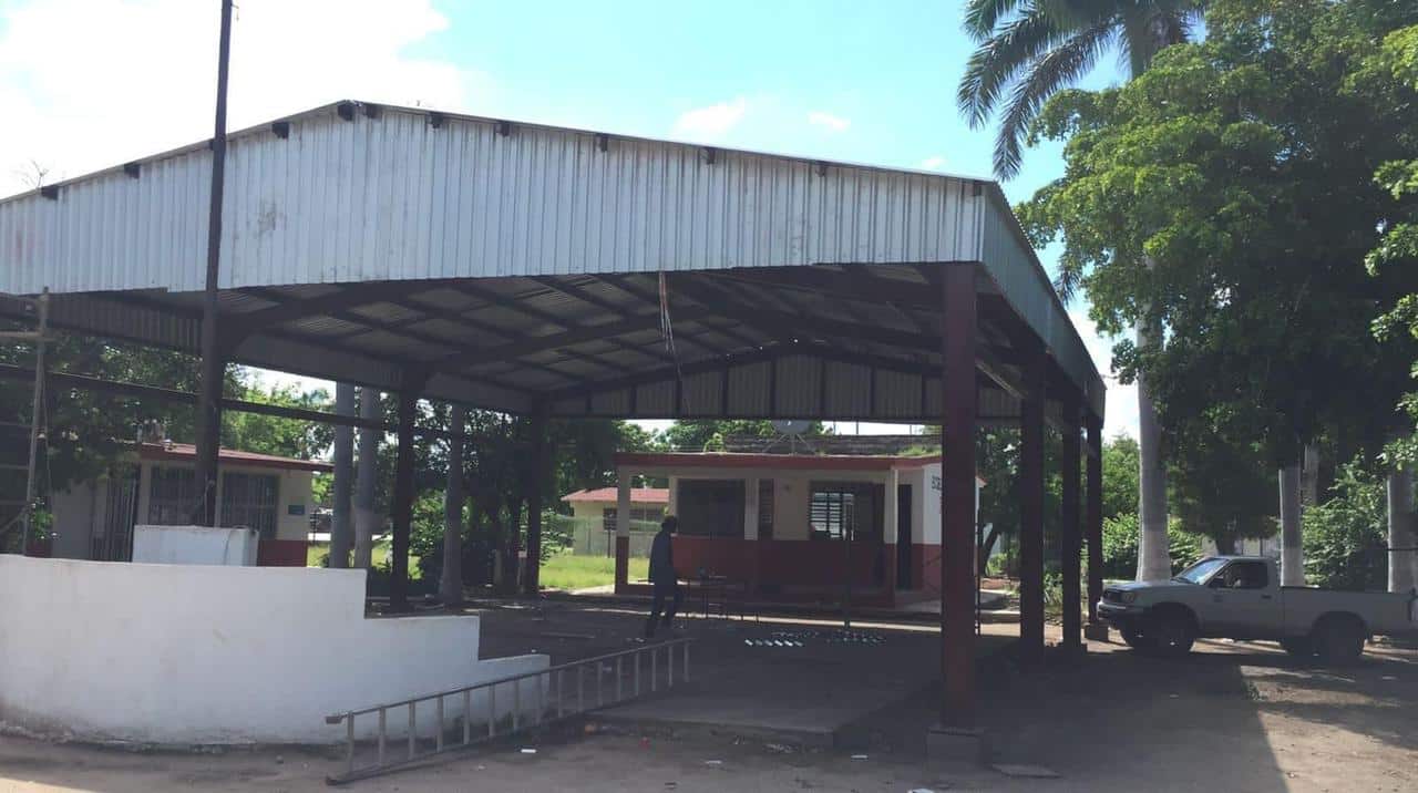 Escuelas en malas condiciones en El Fuerte