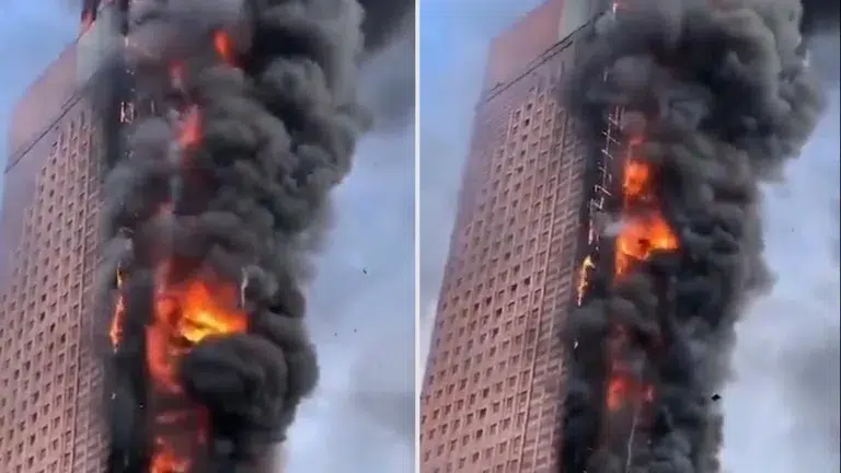 VIDEO: ¡Impactante! Captan momento en que voraz incendio consume un rascacielos en China