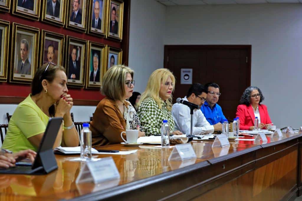 El gobernador Rocha analiza resultados de su gabinete