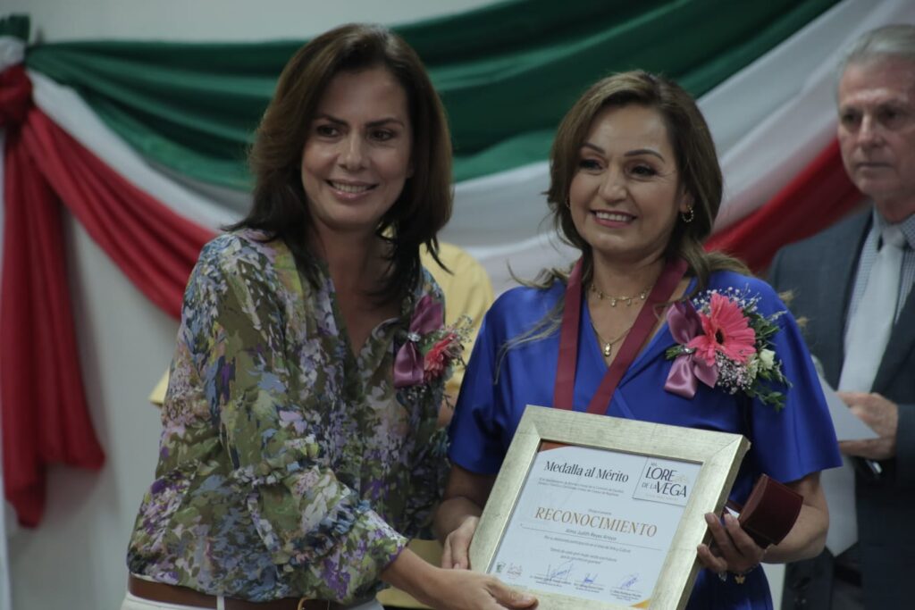 Ellas son las mujeres reconocidas en Ahome con la medalla “Lore de la Vega”