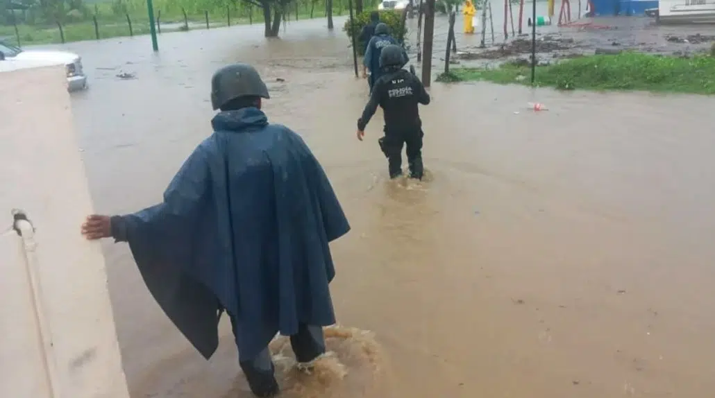 'Lester' deja afectaciones en 19 municipios de Guerrero; reportan un muerto y tres lesionados