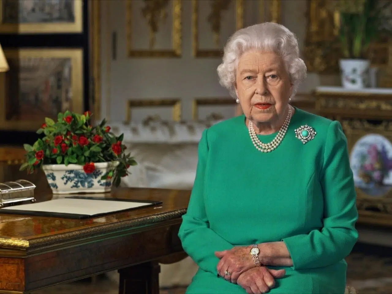 La Reina Isabel II dejó una misteriosa carta tiempo antes de morir ¡No podrá ser abierta hasta 2085!
