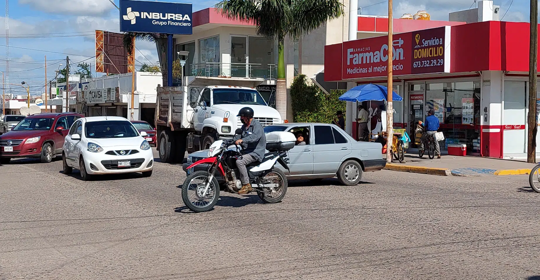 Motociclistas de Ahome hacen caso omiso del uso de casco, a pesar de las infracciones: Validad