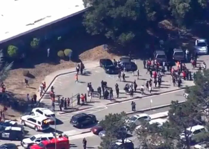 Otra balacera en escuela de Estados Unidos; reportan 6 lesionados en Oakland