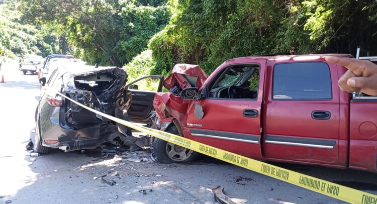 Tras accidente vehicular, encuentran restos humanos en Puerto Vallarta