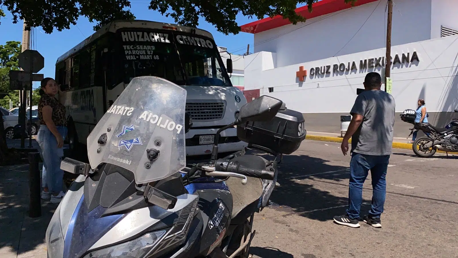 Camión baleado en Culiacán se le cerró a una camioneta y por eso le dispararon; heridos no son gravedad