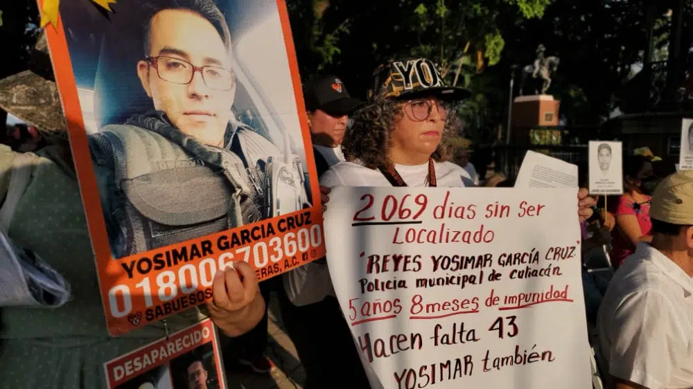 Realizan mitin en Culiacán tras 8 años del caso de Ayotzinapa