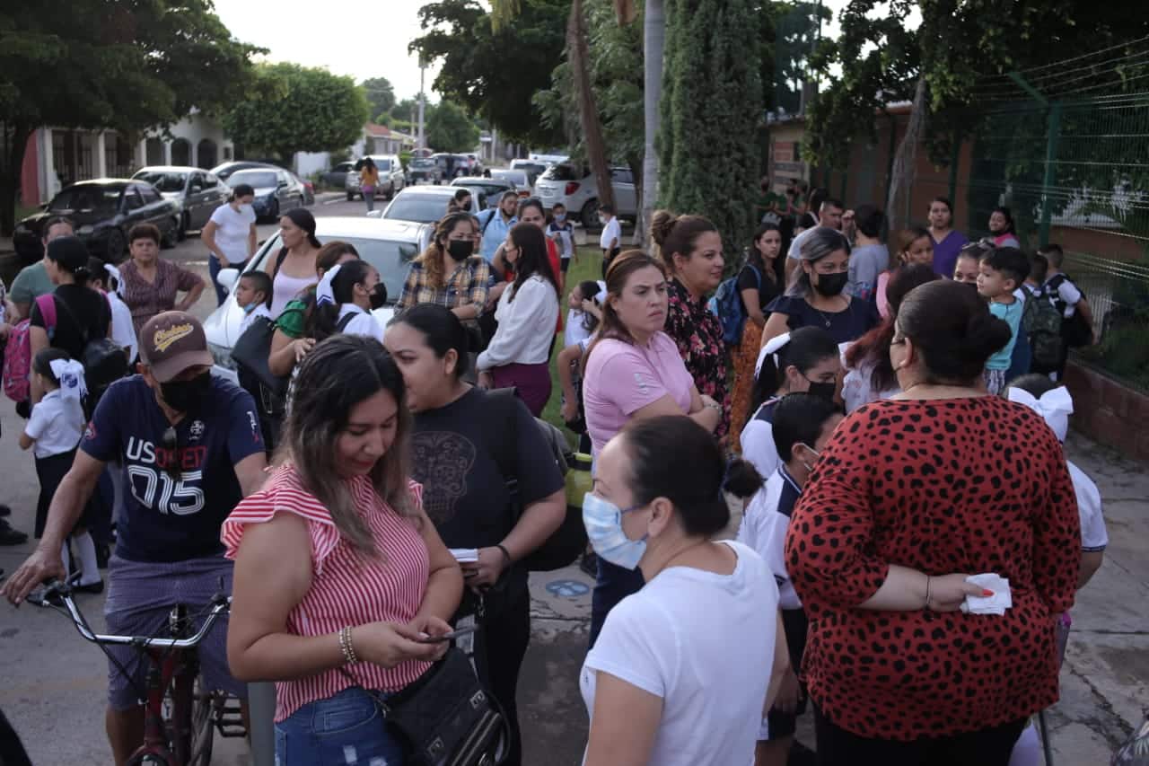 Manifestación primaria Justo Sierra, en Los Mochis