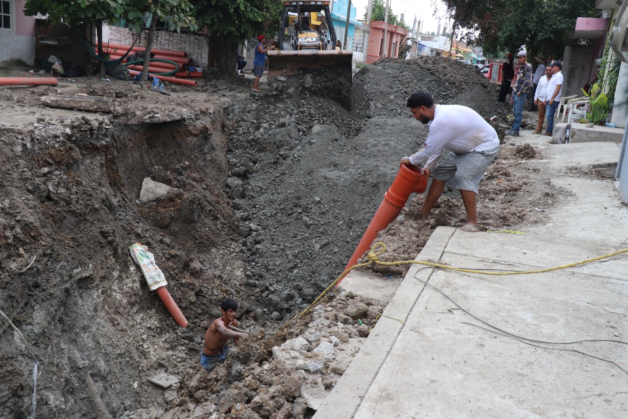 Con rehabilitación de drenaje, pondrán fin a añejo problema de aguas negras en la Ramón F. Iturbe, en Mazatlán