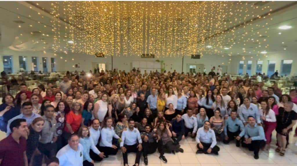 Los Mochis se viste de gala con el festejo del Día del Servidor Público / Cortesías