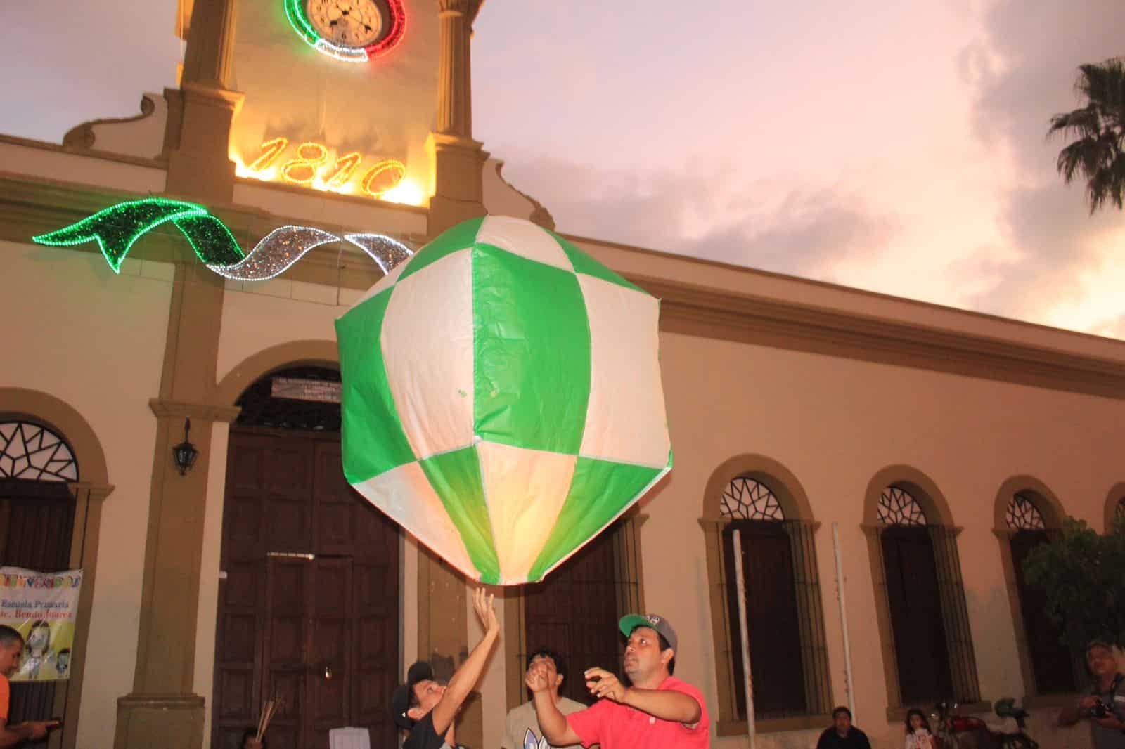 La tradición de los globos de papel china en Mocorito se mantiene muy viva