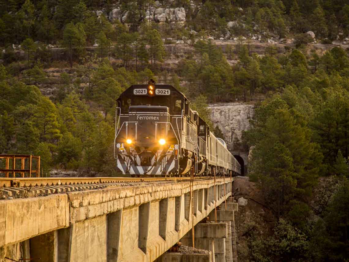 chepe-express-tren-desde-a-fuera