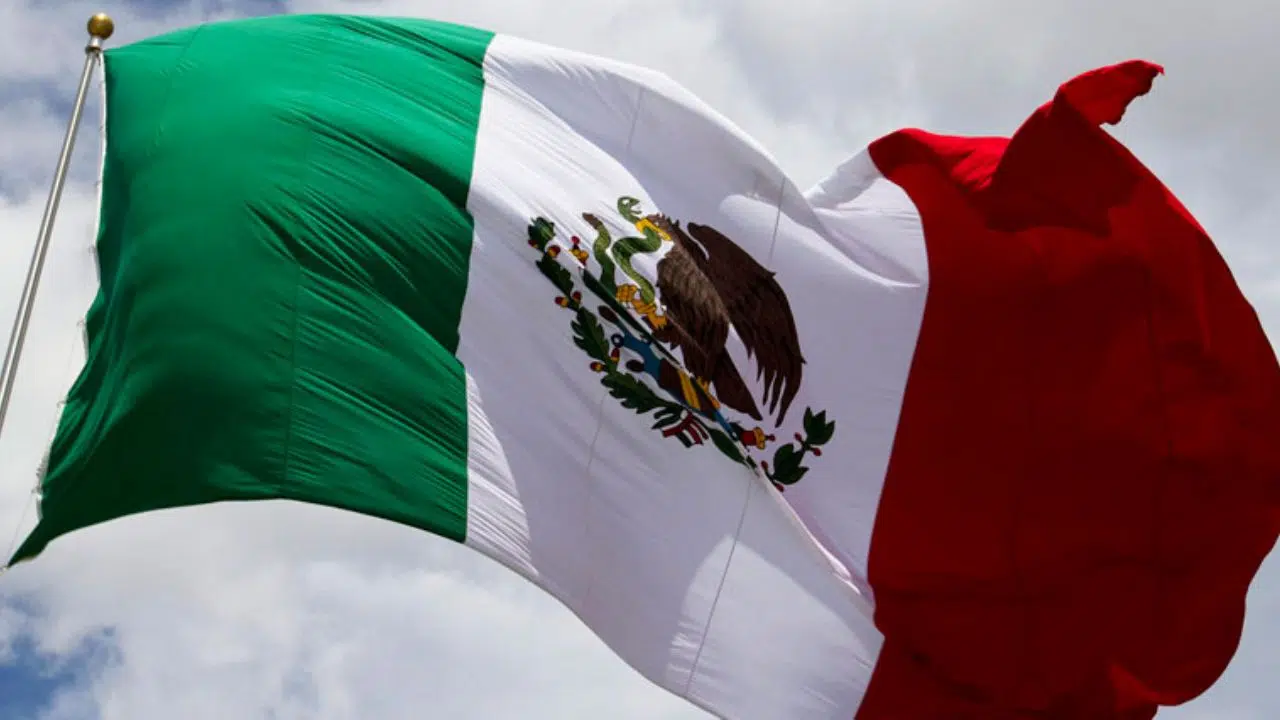 ¡Viva México y el dinero! ¿Ya sabes cómo debe ser el pago de tu salario si trabajas este 16 de septiembre?