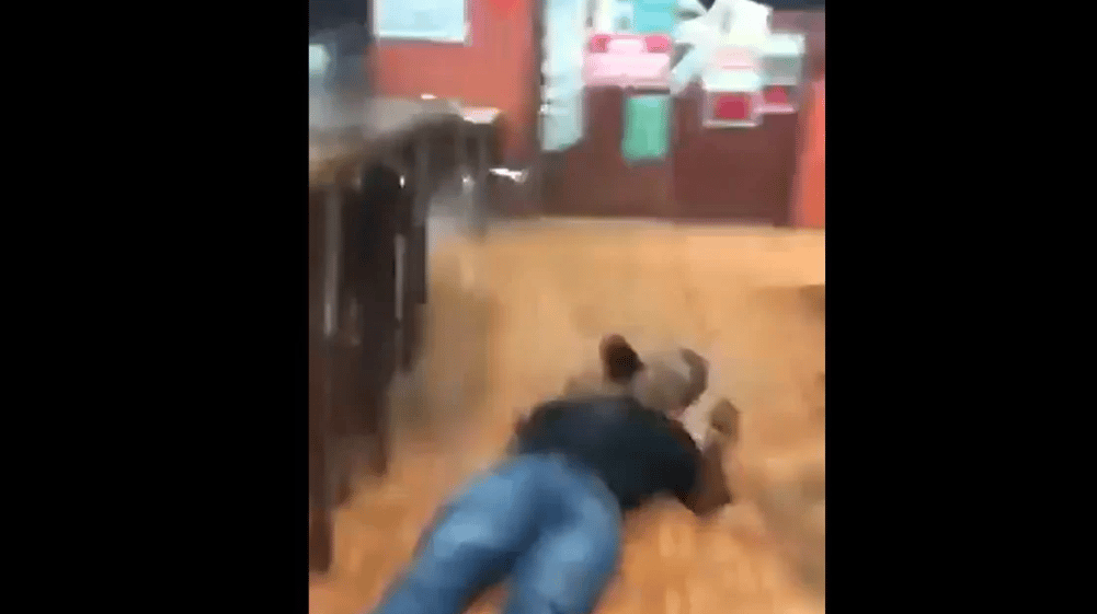 VIDEO: Comando armado desata balacera en billar en Tarimoro, Guanajuato; hay 10 muertos y 2 heridos