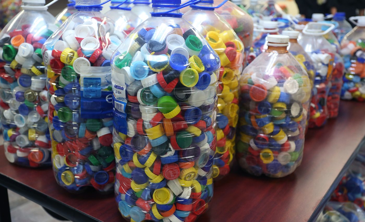 La colecta de tapitas de plástico en Los Mochis en el segundo corte del año consta de 700 kilogramos