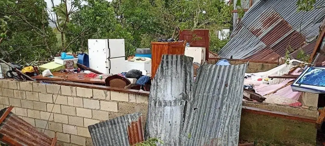 Hombre muere de infarto al ver que su casa fue destruida por huracán “Fiona” en El Seibo