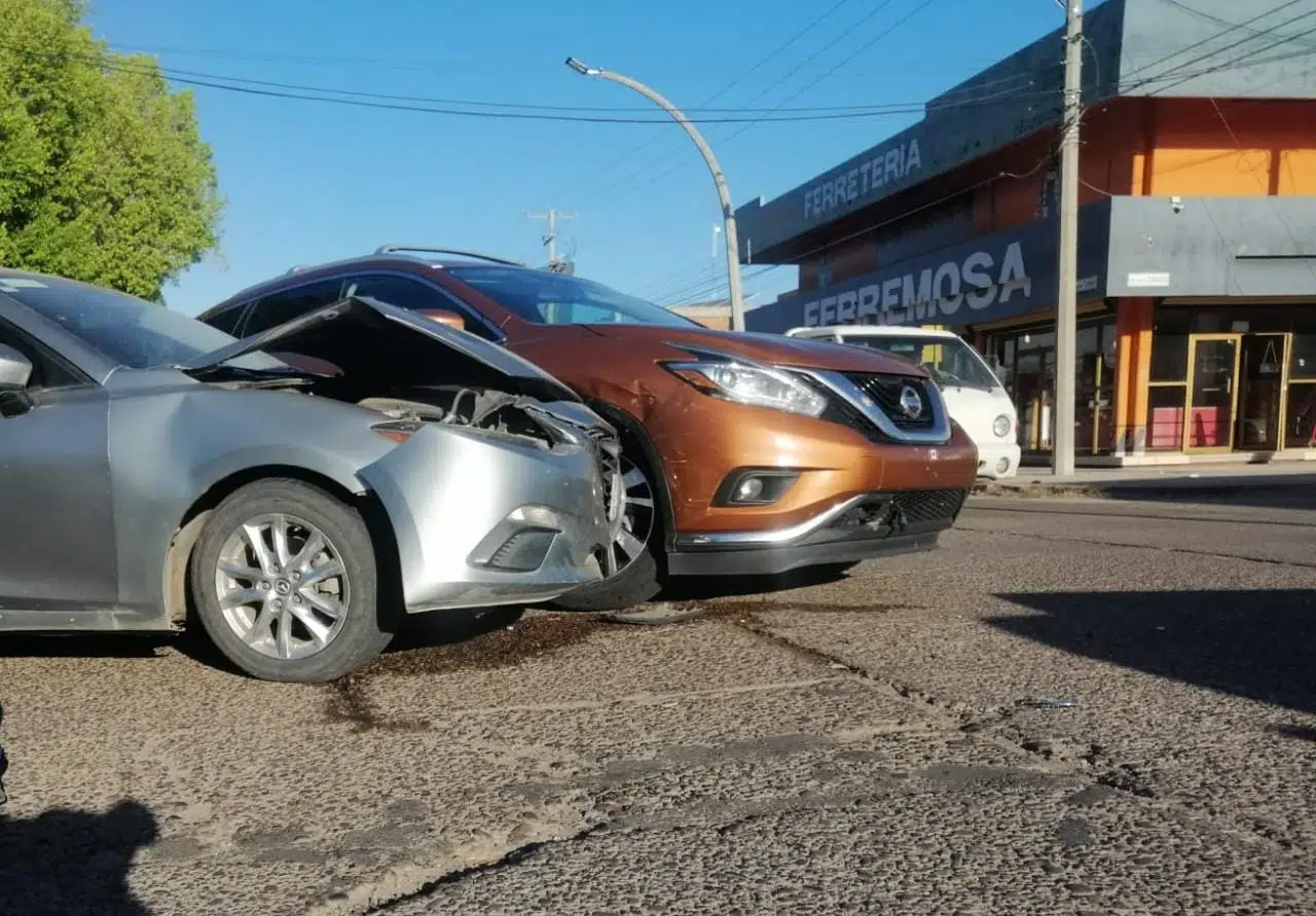 Extranjeros sufren accidente en Los Mochis