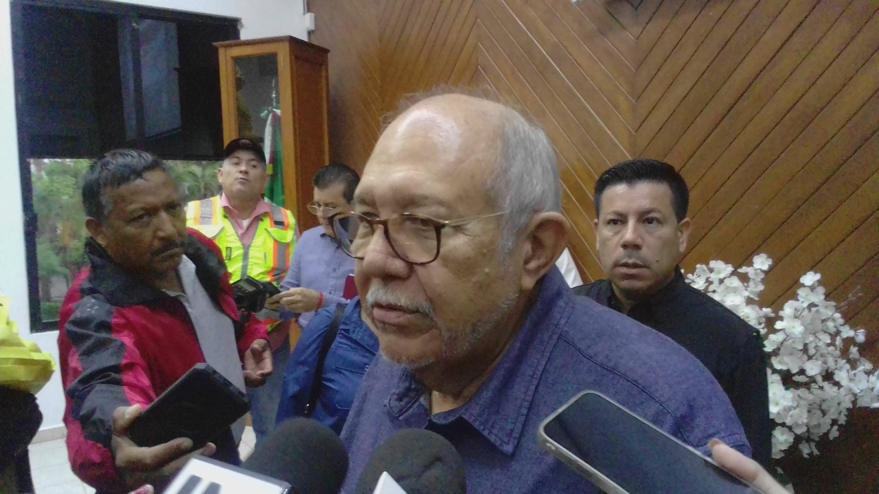 “No se puede jugar con la vida”: Alcalde de Mazatlán ofrece albergues por impacto de “Orlene”