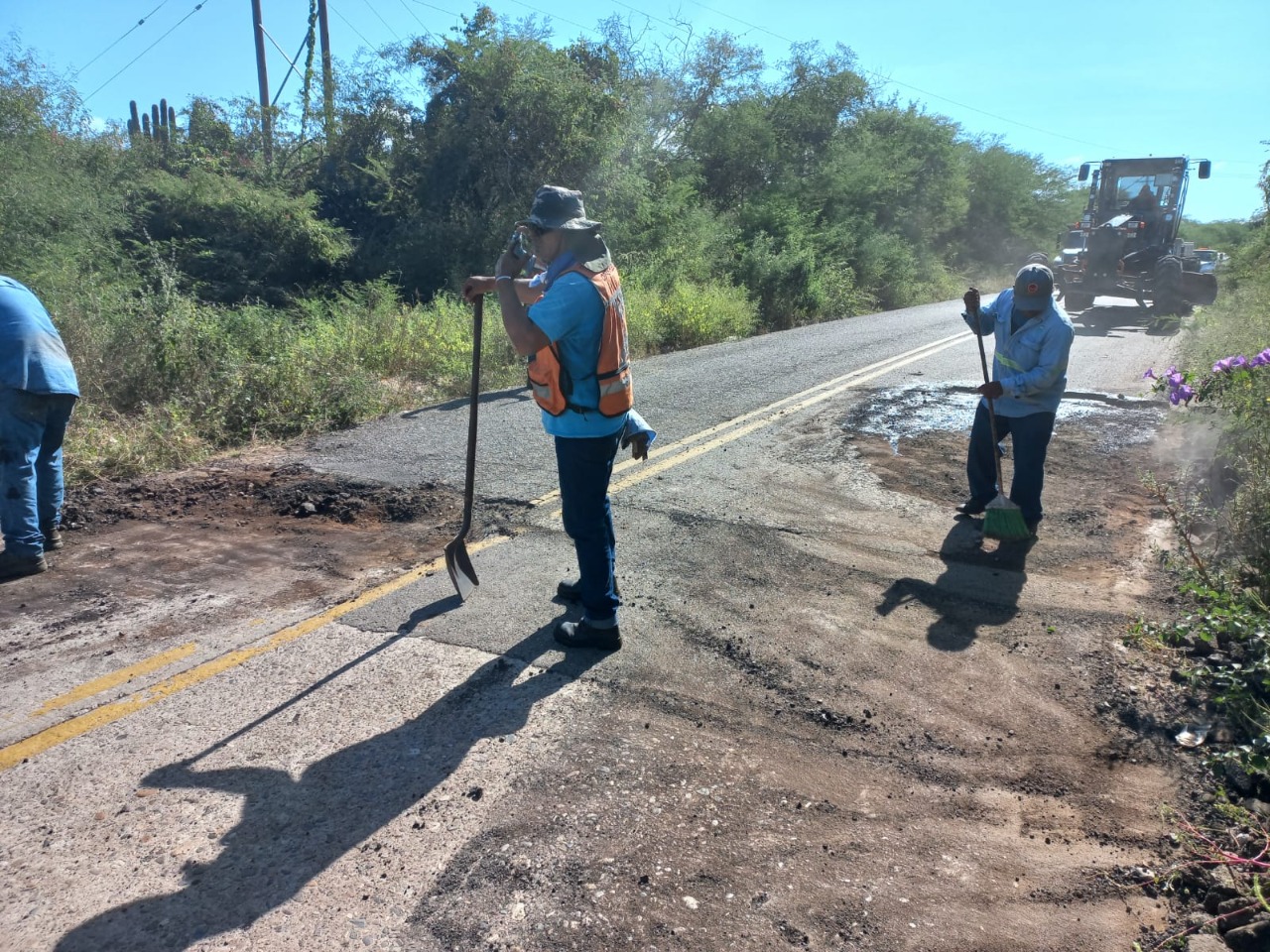 La jornada de bacheo del Ayuntamiento de Mazatlán también llega a la zona rural