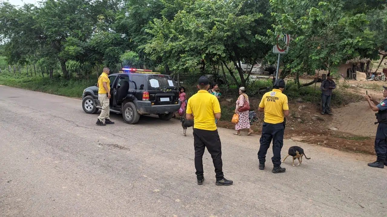 Alberga refugio temporal en La Concha a 30 personas, ante el riesgo por Roslyn (2)