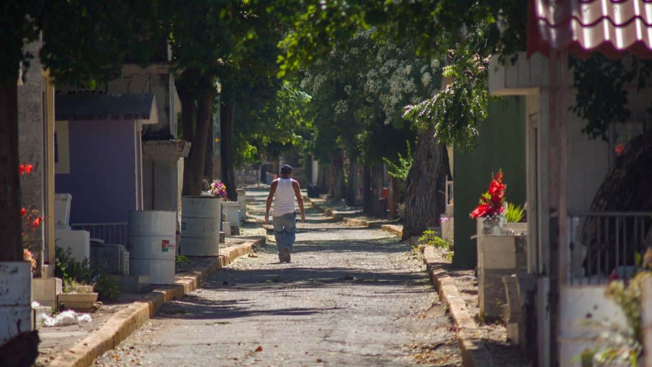 Aseo y Limpia, ponen en condicones panteones de Culiacán para el Día de Muertos