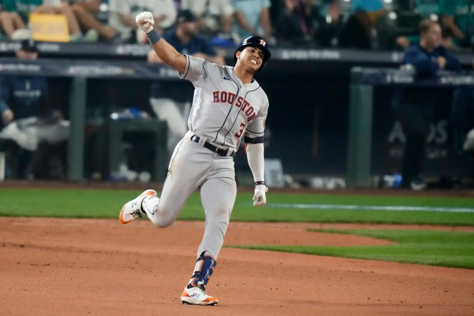 Astros deja en el camino a Seattle en kilométrico juego