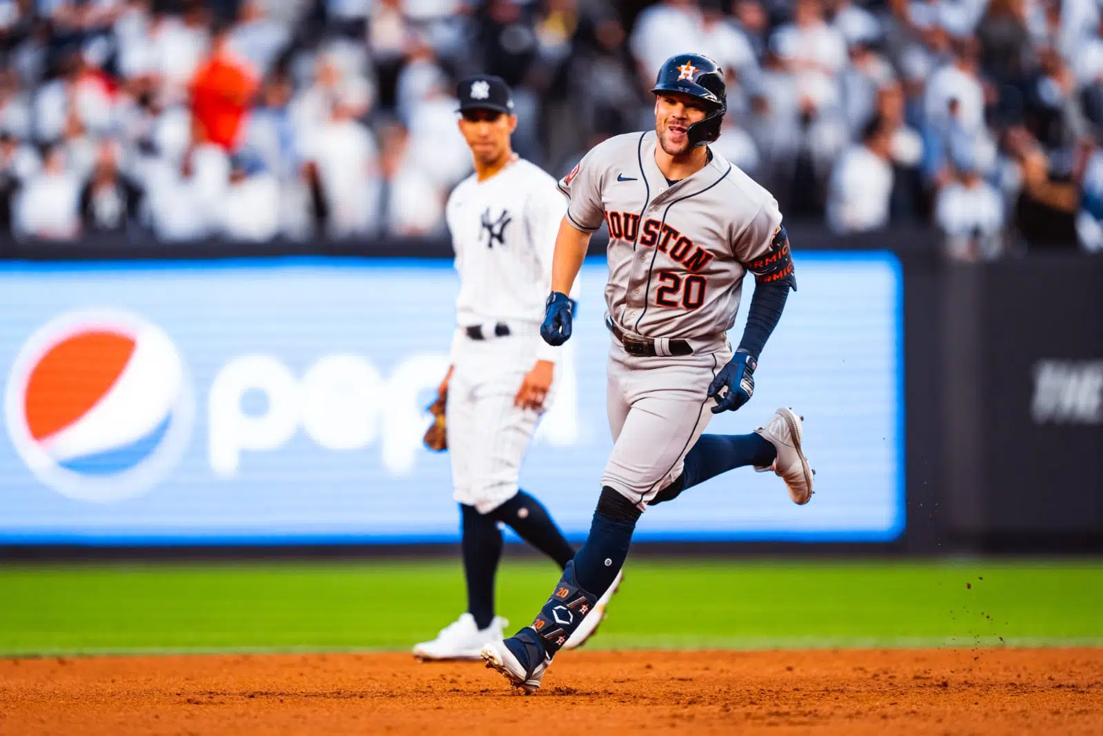 Astros pone contra las cuerdas a los Yankees