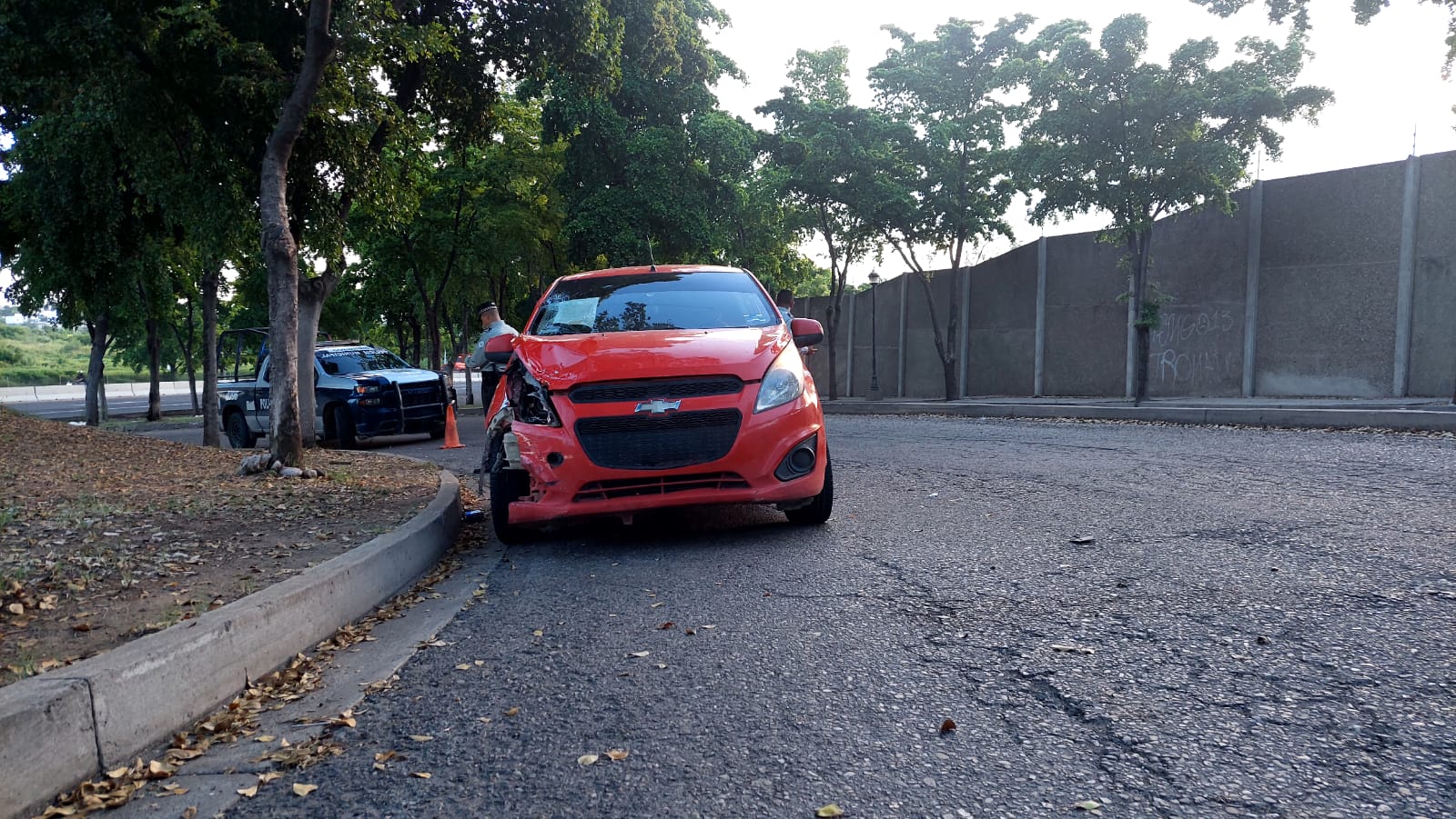 Carro abandonado militar atropellado Culiacán a