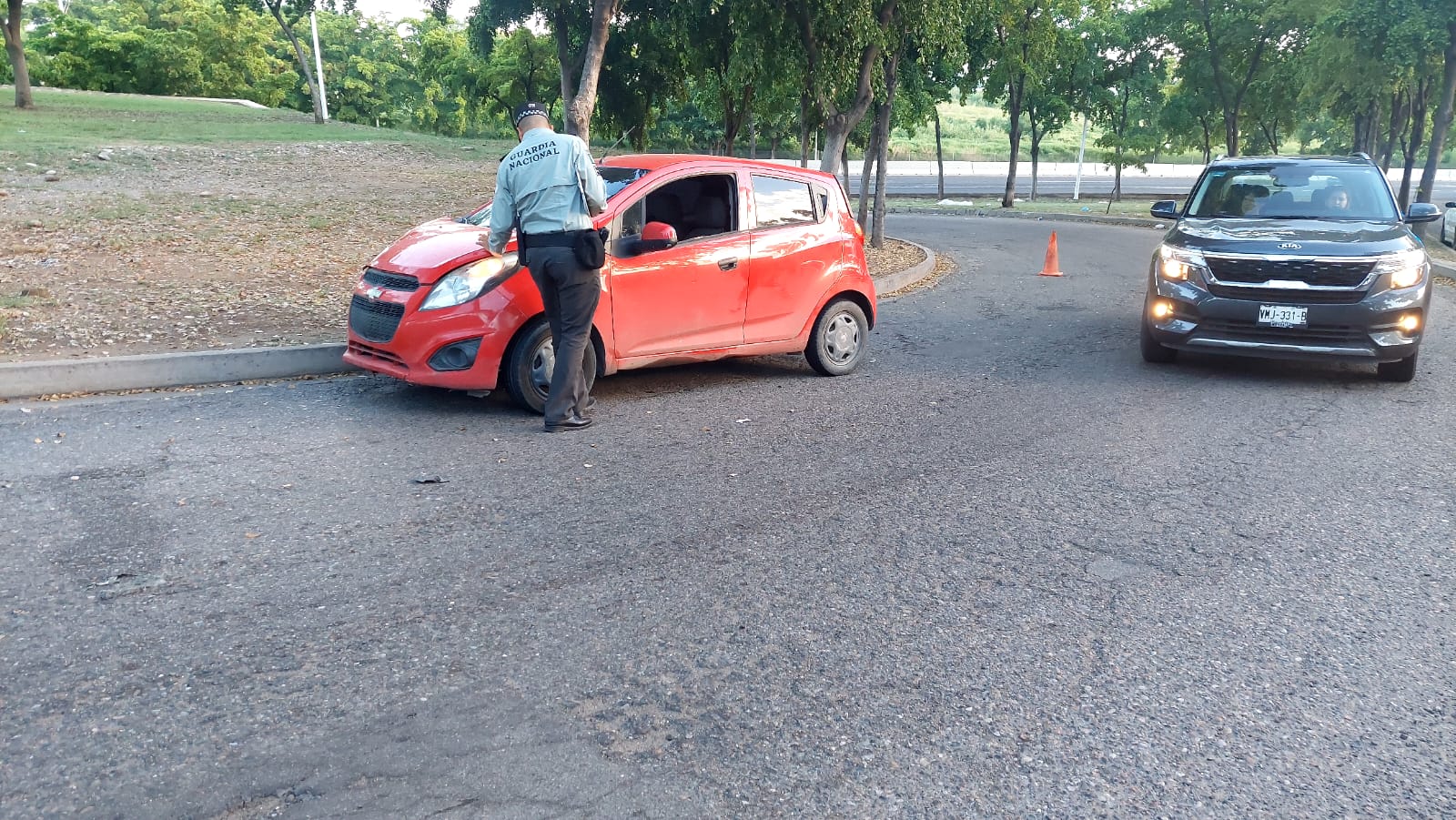Carro abandonado militar atropellado Culiacán