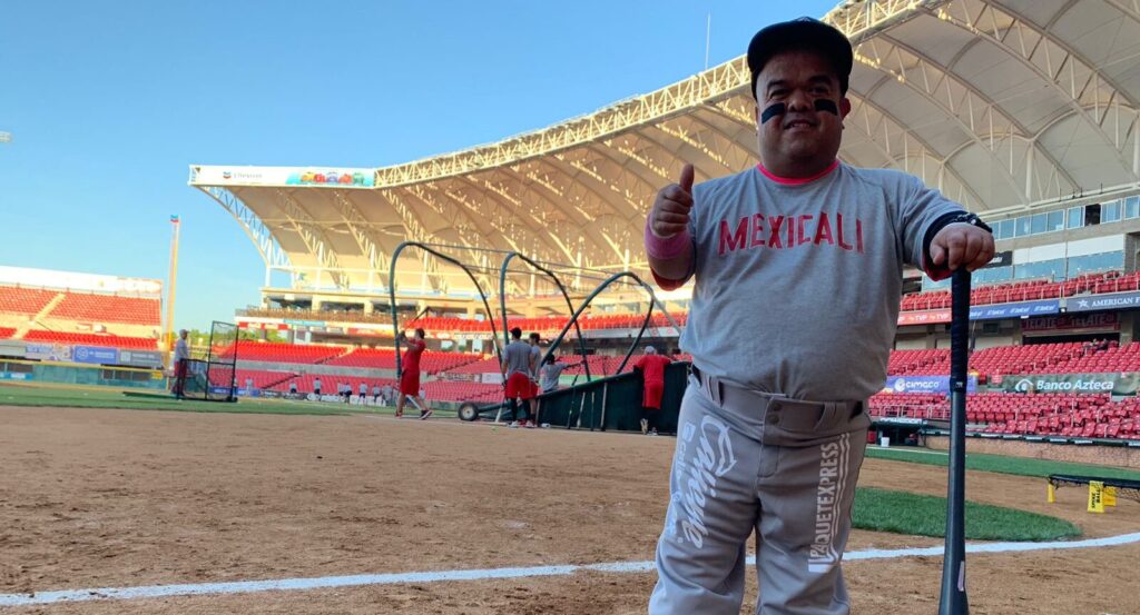 “Chevale”, Bat Boy de mucha trayectoria en el beisbol mexicano (2)