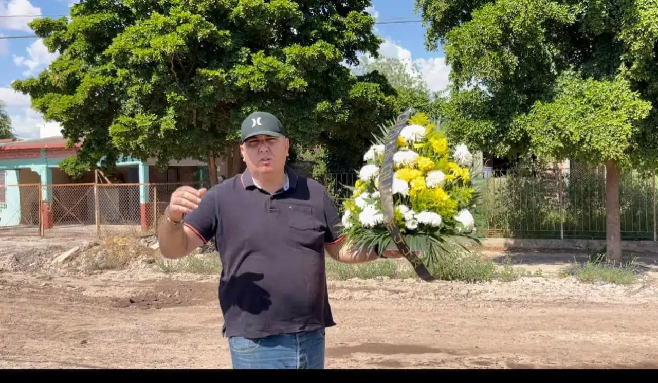 Con coronas de flores, exigen en JJR la rehabilitación de sus calles