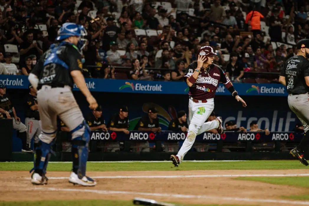 Cuadrangular de Sebastián Valle en la novena entrada da el triunfo a los Yaquis de Ciudad Obregón