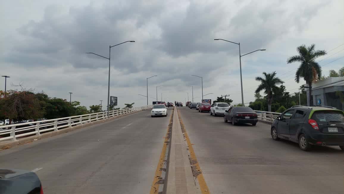 Localizan camioneta Tacoma abandonada Culiacán